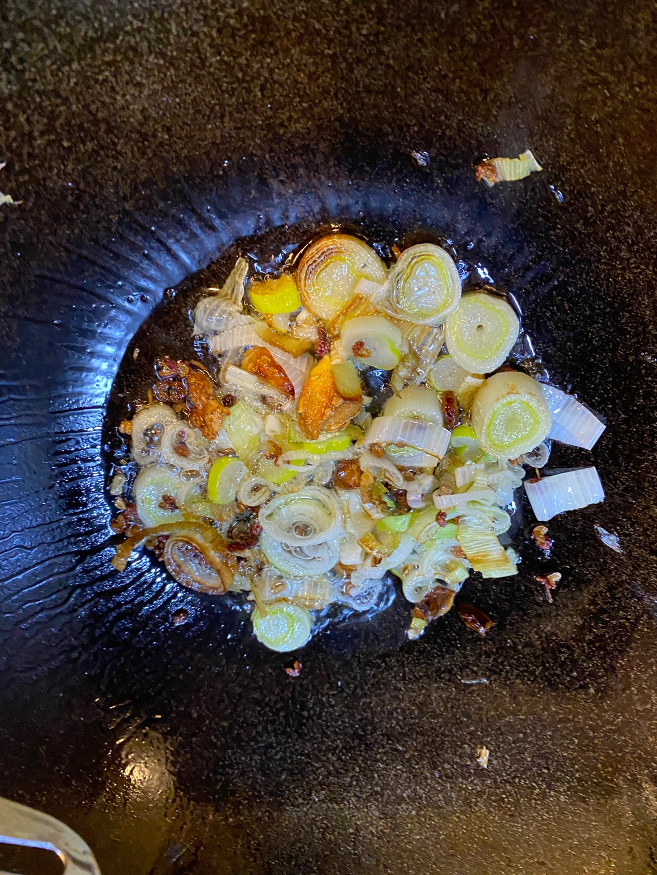 虾、鸭舌、鸭掌焖锅