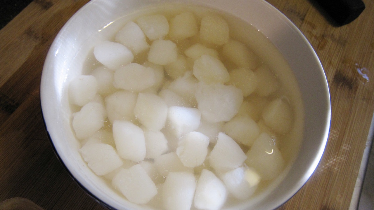 鲜贝肉豆腐汤