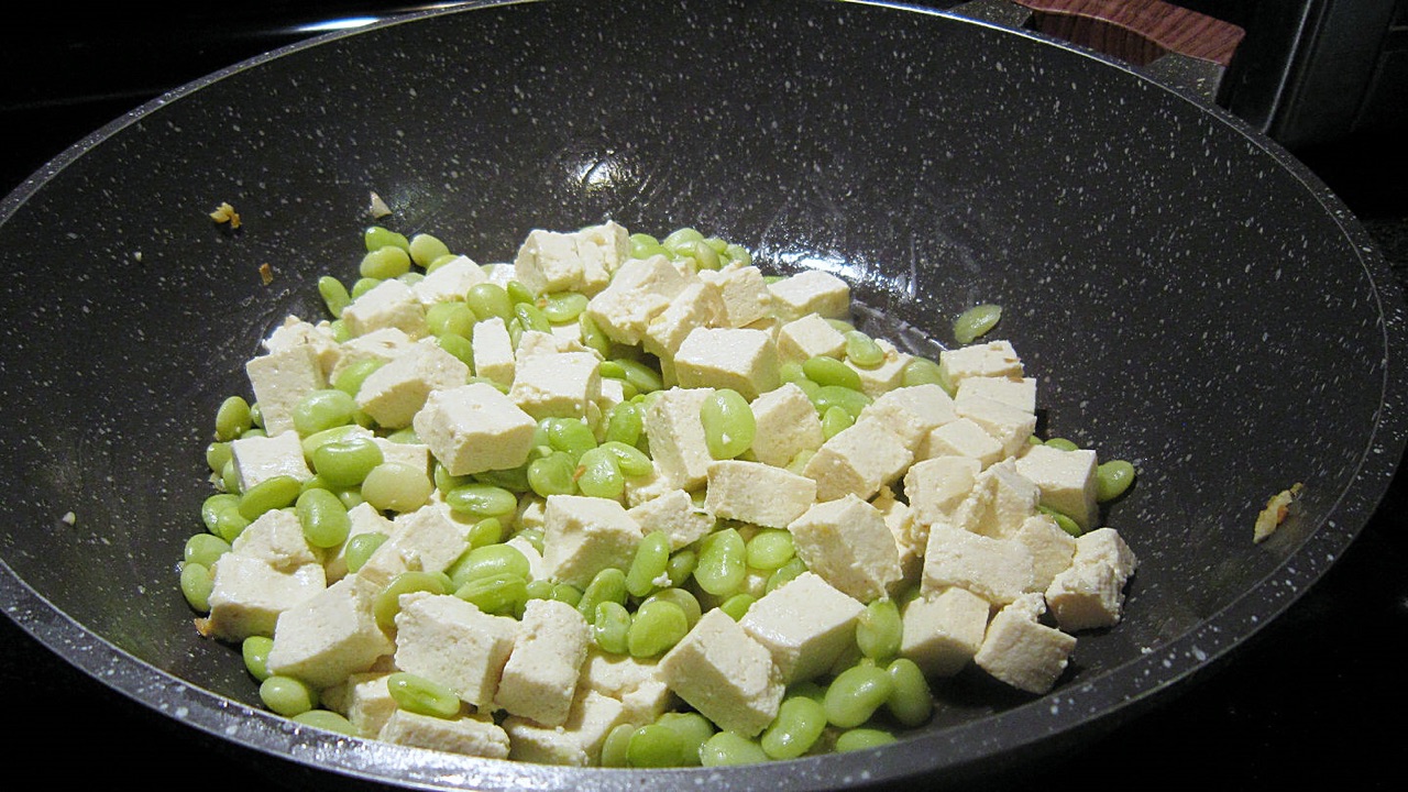鲜贝肉豆腐汤