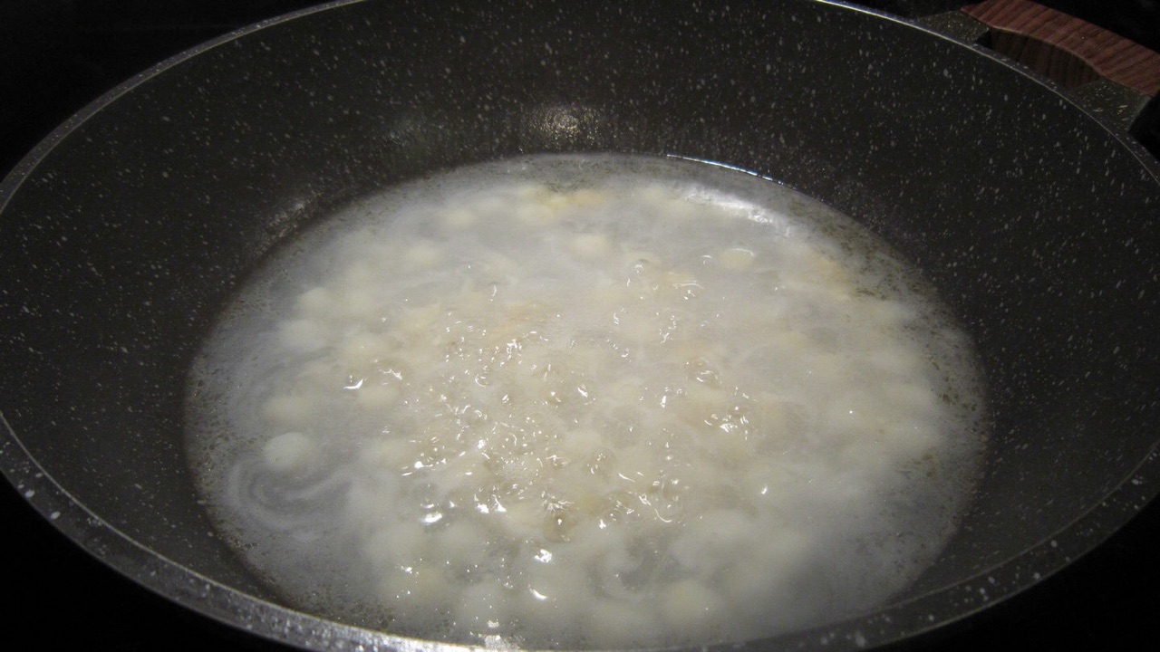 鲜贝肉豆腐汤