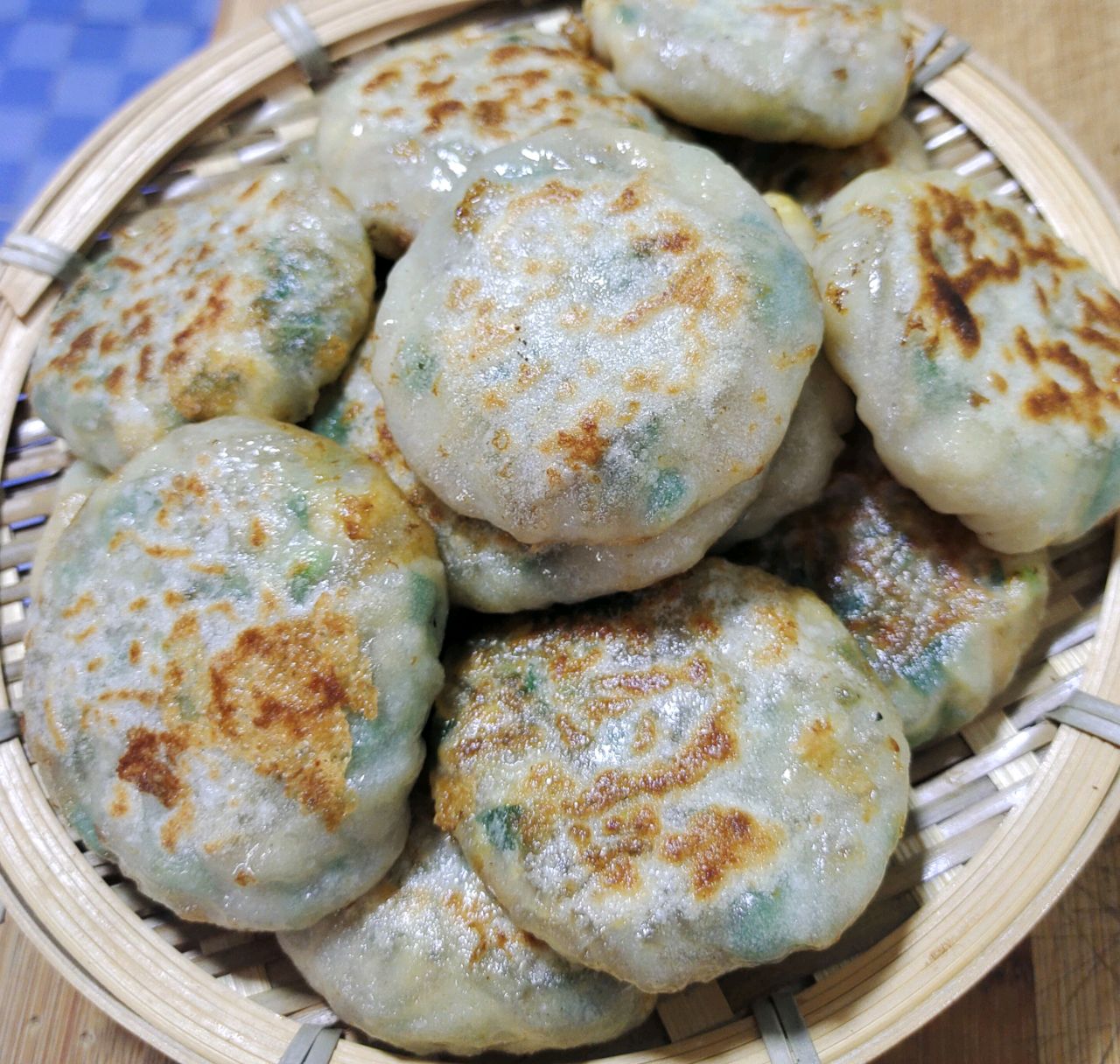 馅饼～荸荠韭菜粉丝鸡蛋