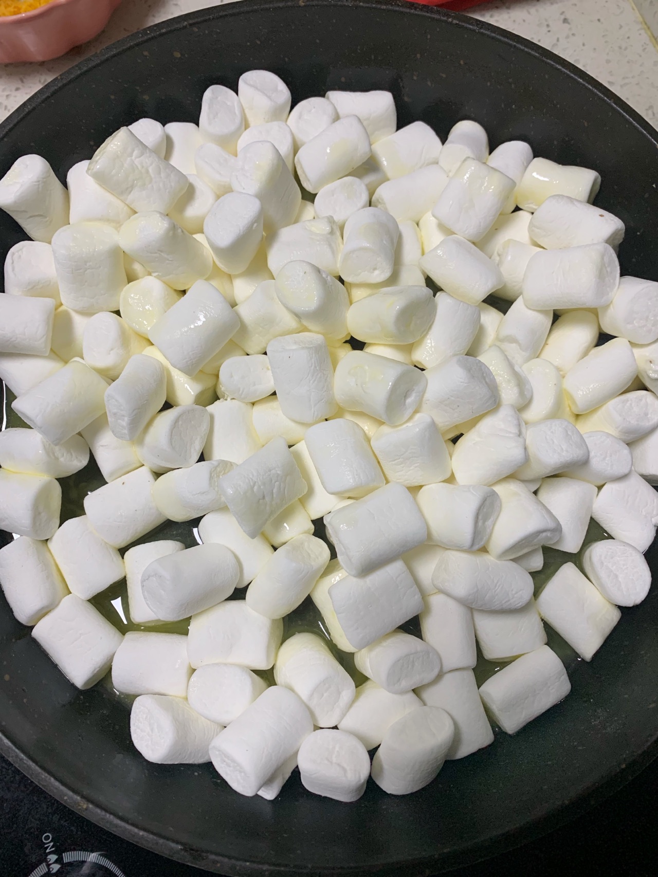 咸蛋黄海苔肉松雪花酥