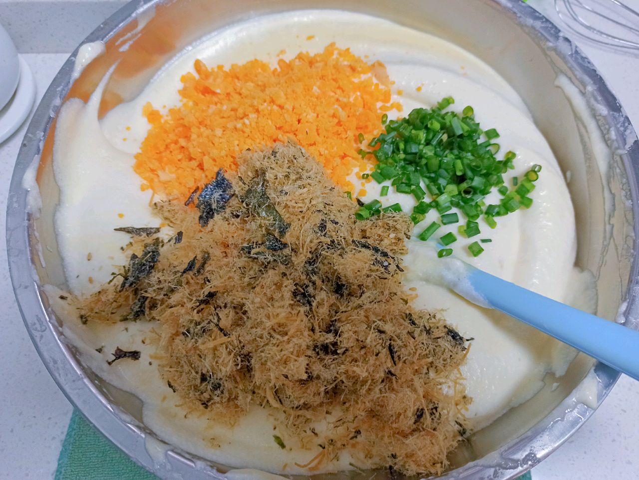 咸蛋黄肉松蛋糕