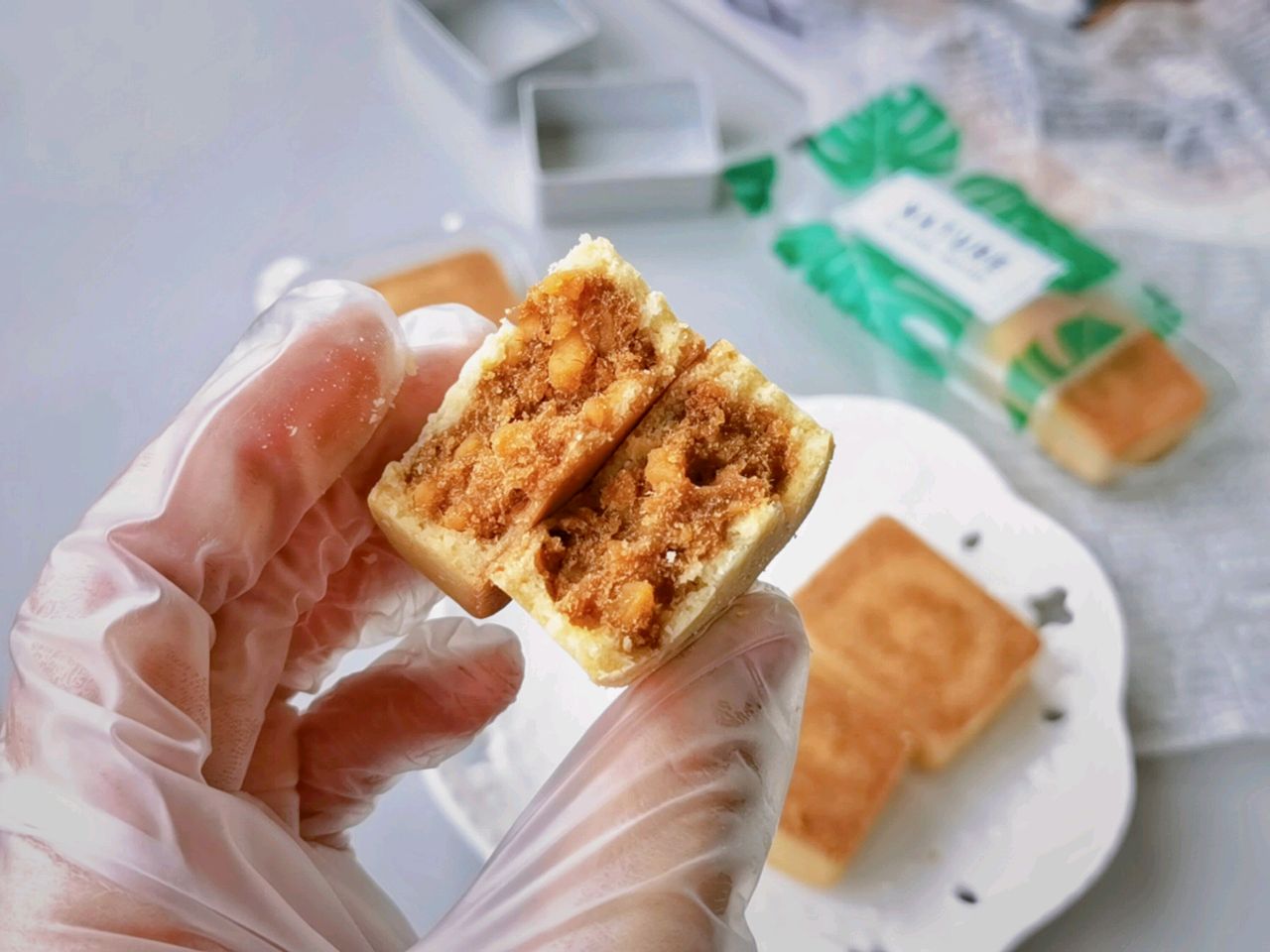 咸蛋黄肉松酥