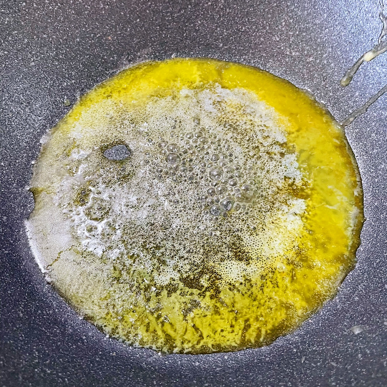 咸蛋黄肉松雪花酥