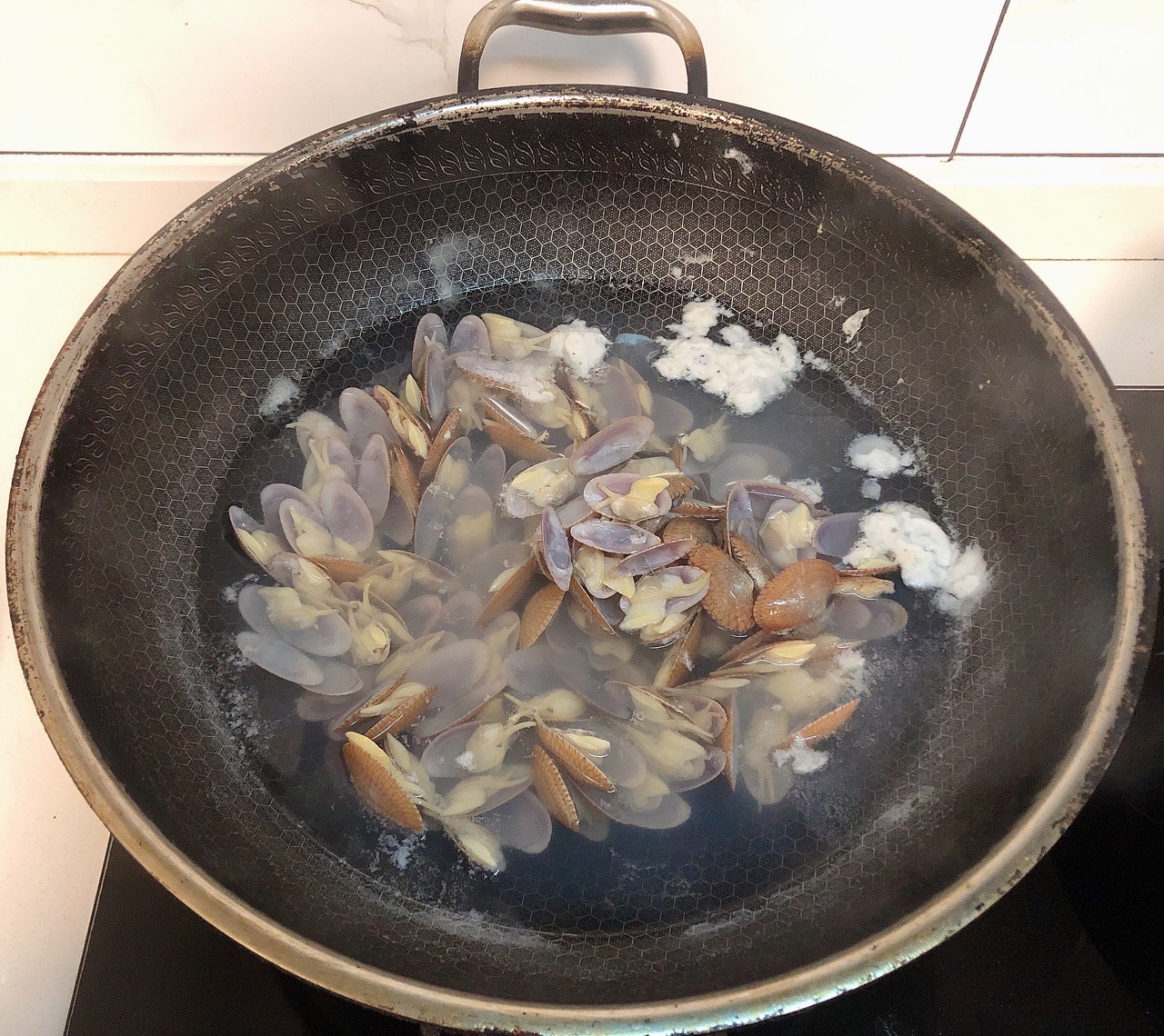 鲜掉眉毛的花甲粉