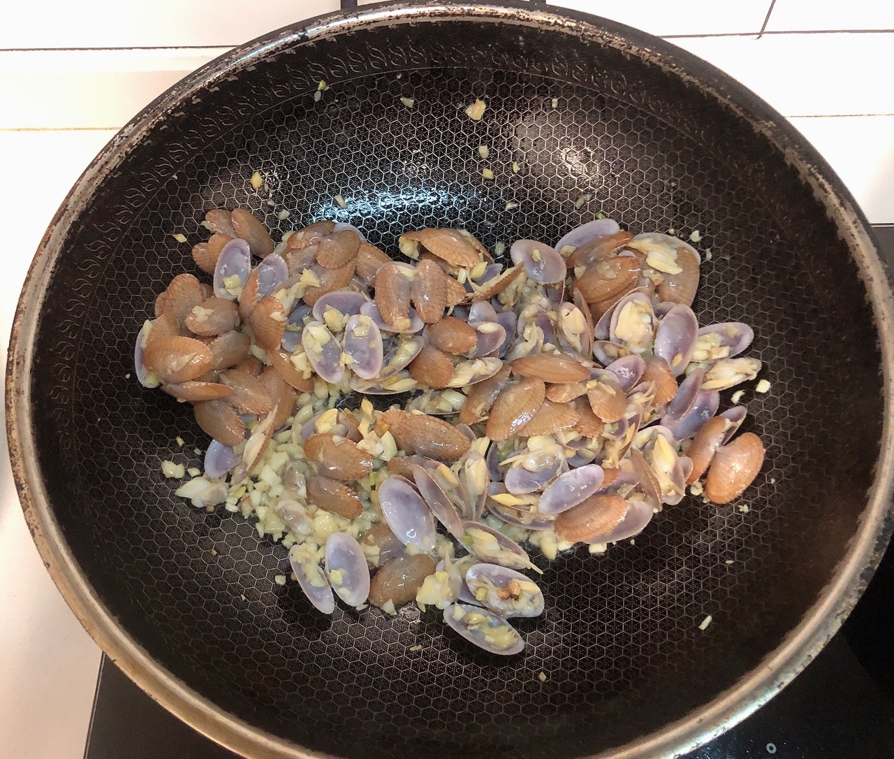 鲜掉眉毛的花甲粉