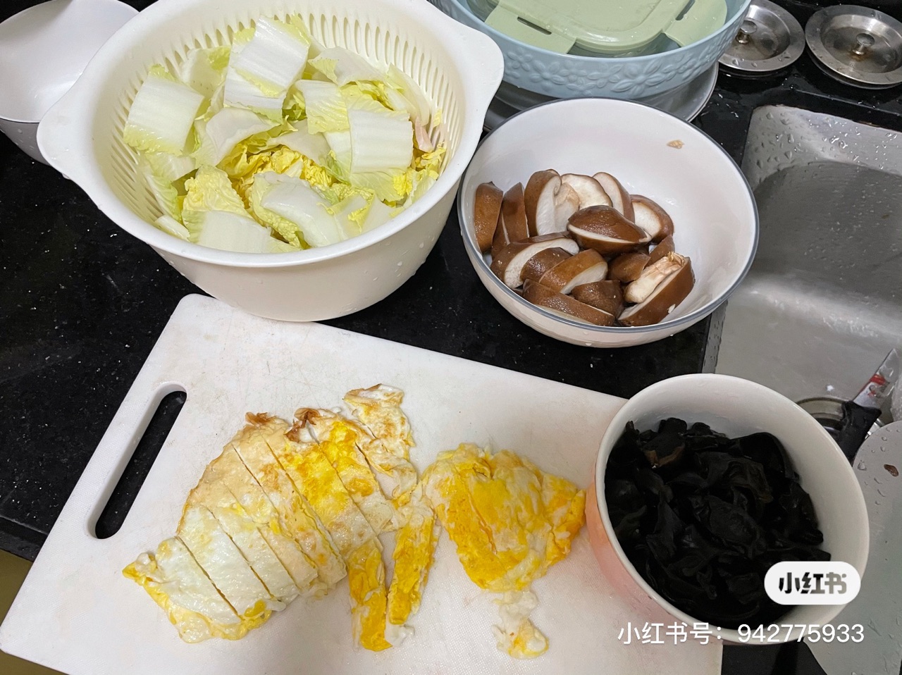 鲜掉眉毛的鲜菇豆腐煲