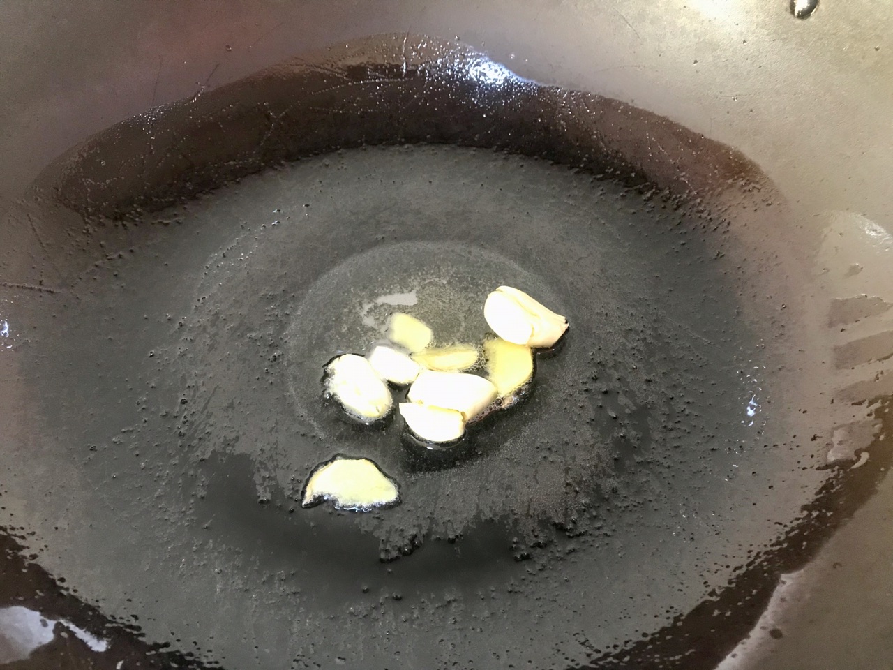 鲜活的红烧鳝段