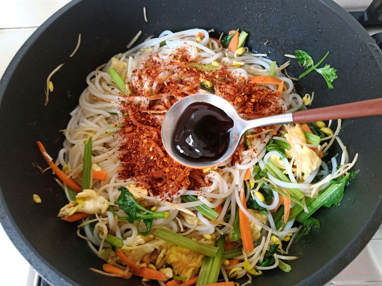 鲜辣炒米粉