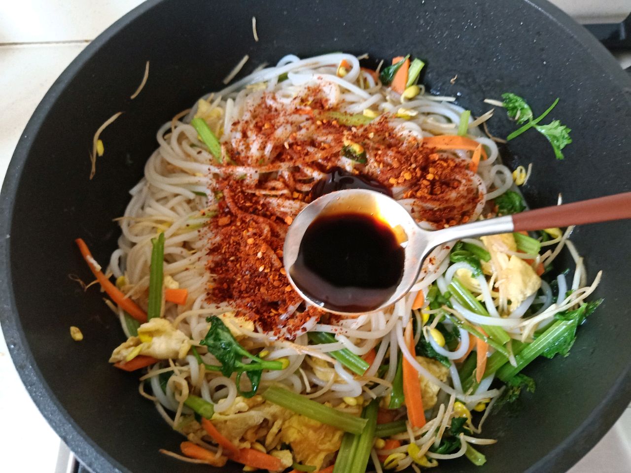 鲜辣炒米粉