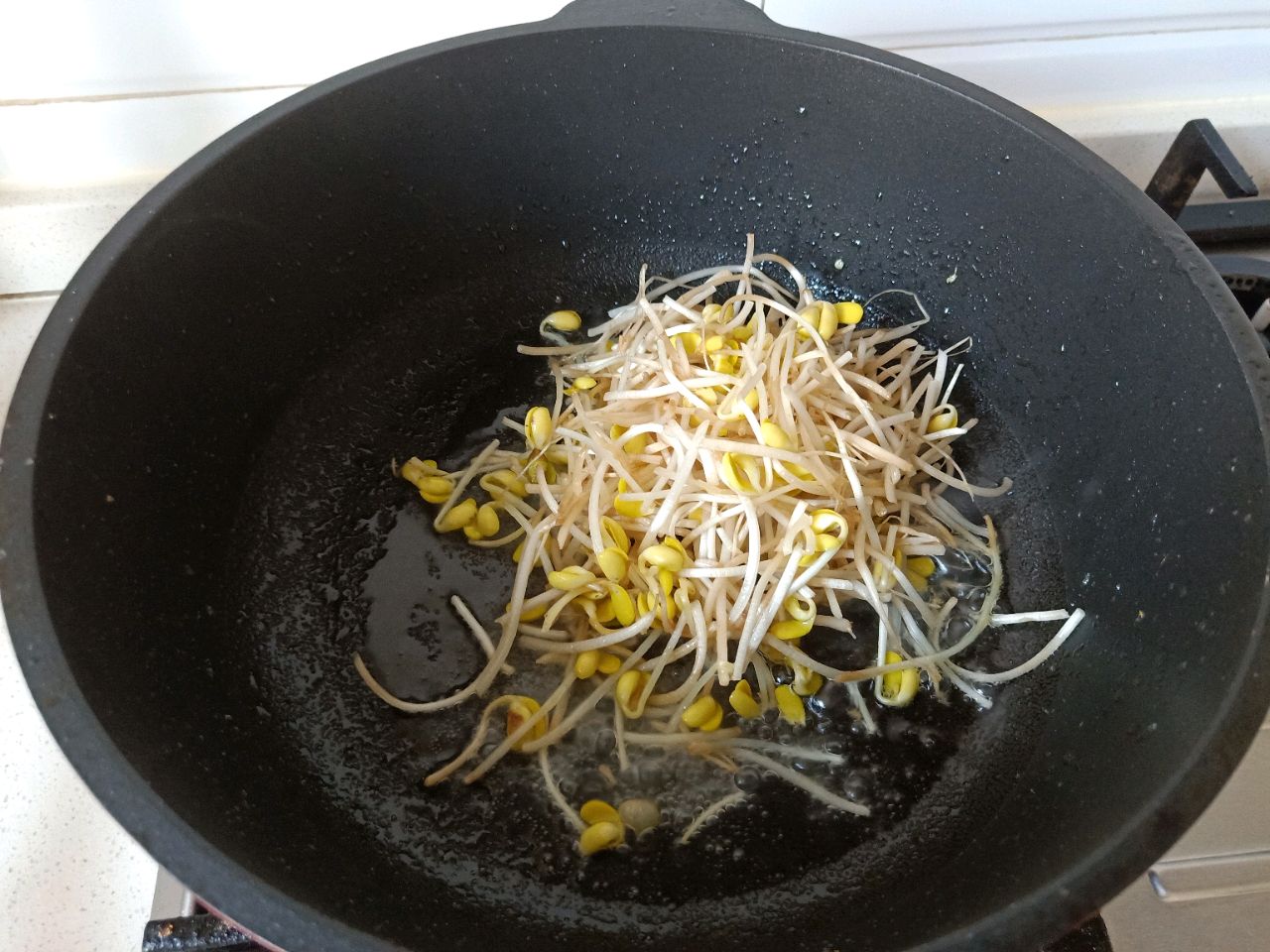 鲜辣炒米粉