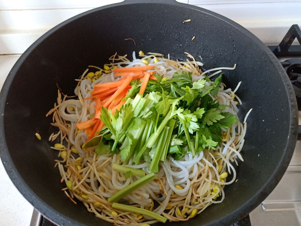 鲜辣炒米粉