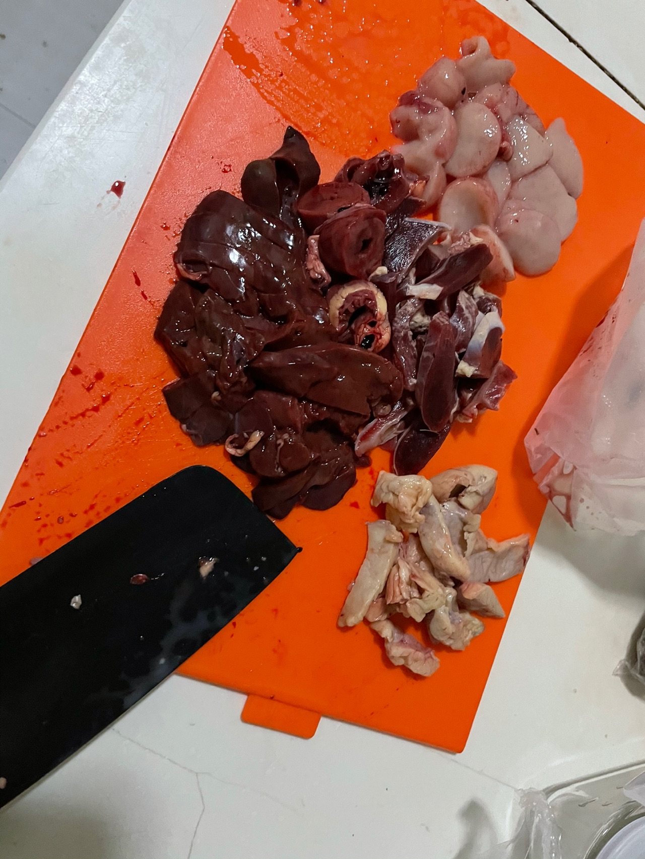 鲜辣酱香，两碗饭都不够配的泡椒鸡杂