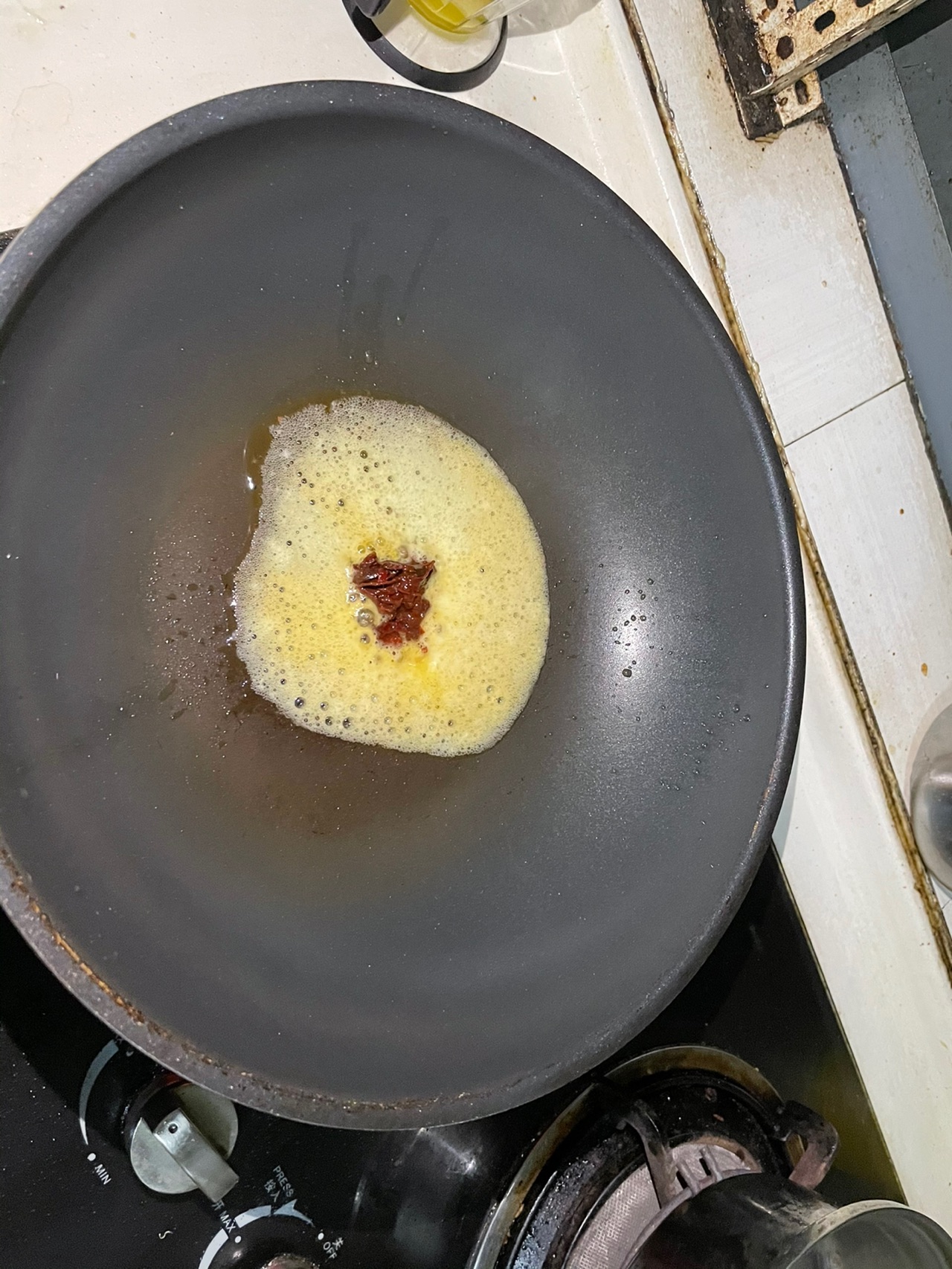 鲜辣酱香，两碗饭都不够配的泡椒鸡杂