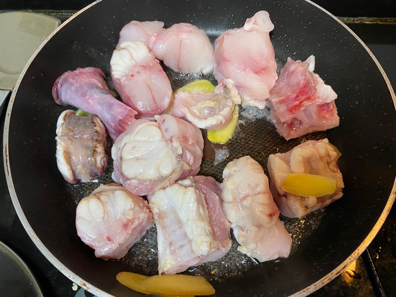 鲜美安康鱼煲