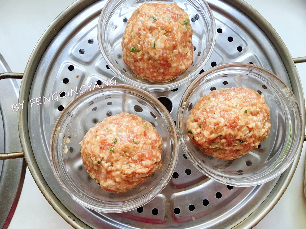 鲜美脆嫩的清蒸莲藕肉圆子
