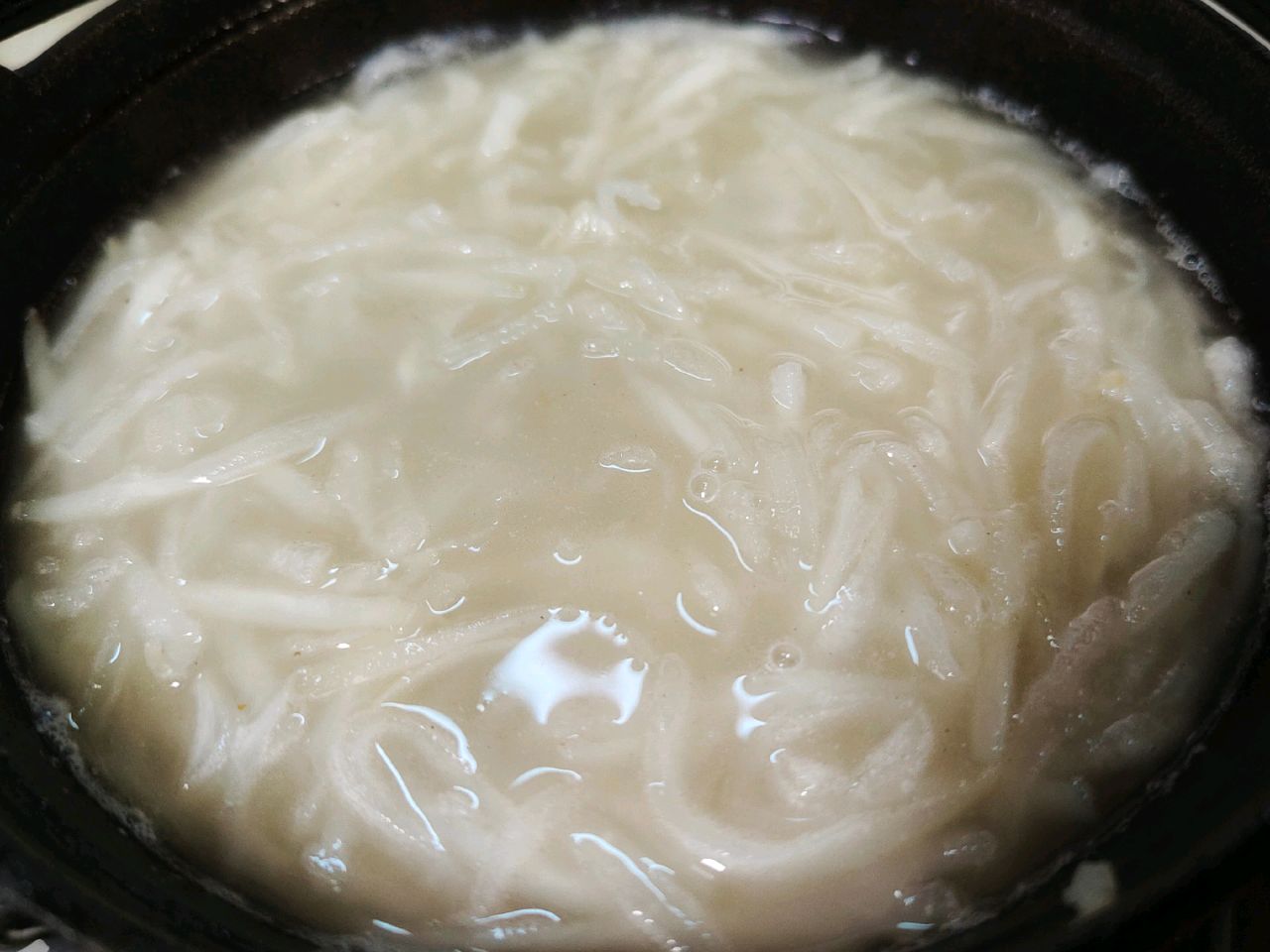鲜美萝卜丝炖蛋饺