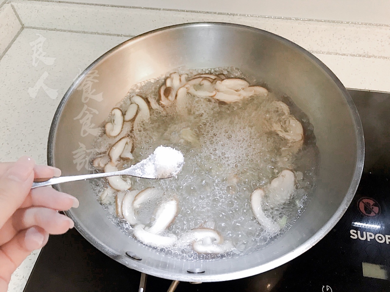 鲜美【虾丸香菇豆腐汤】