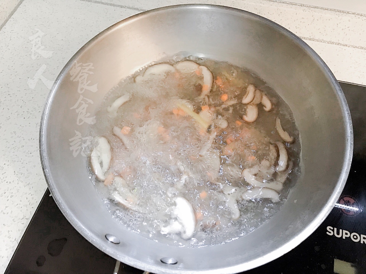 鲜美【虾丸香菇豆腐汤】