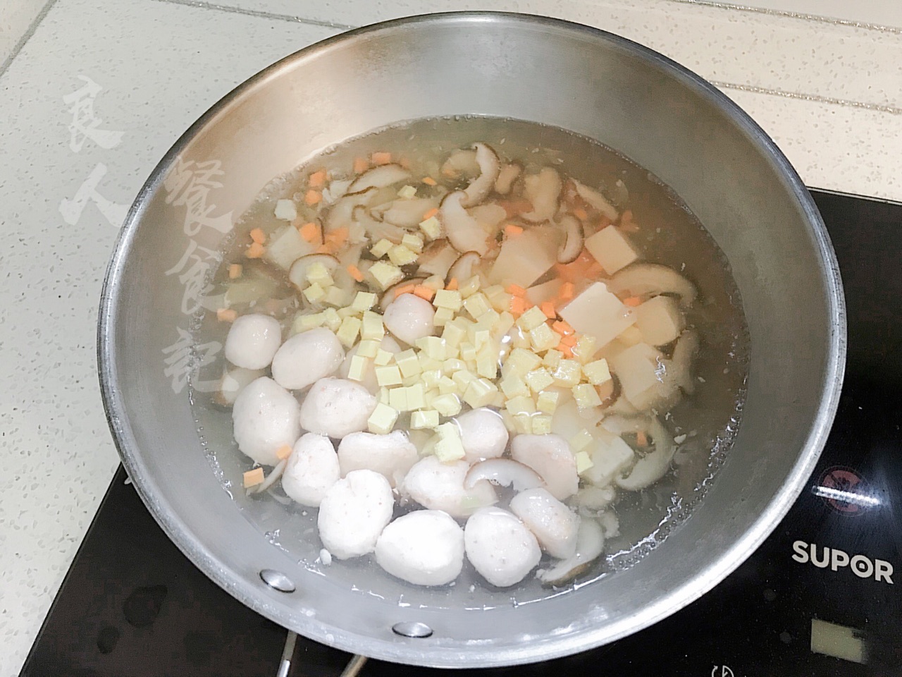 鲜美【虾丸香菇豆腐汤】