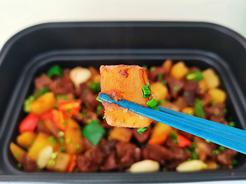 鲜美又馋人的土豆炖牛肉