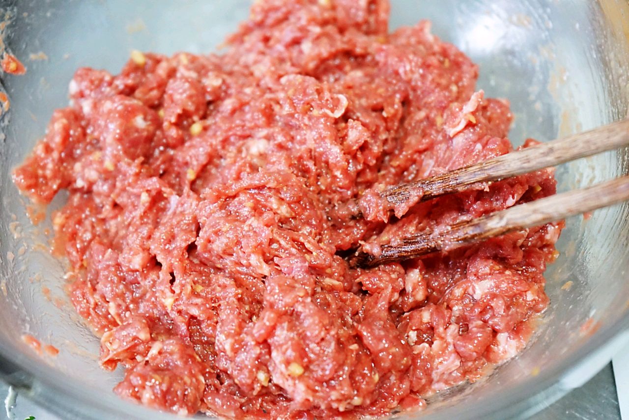 鲜嫩的胡萝卜羊肉馅饺子