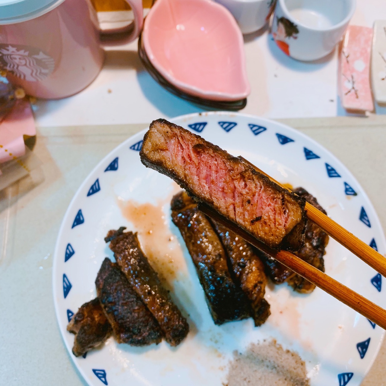 鲜嫩多汁煎牛排