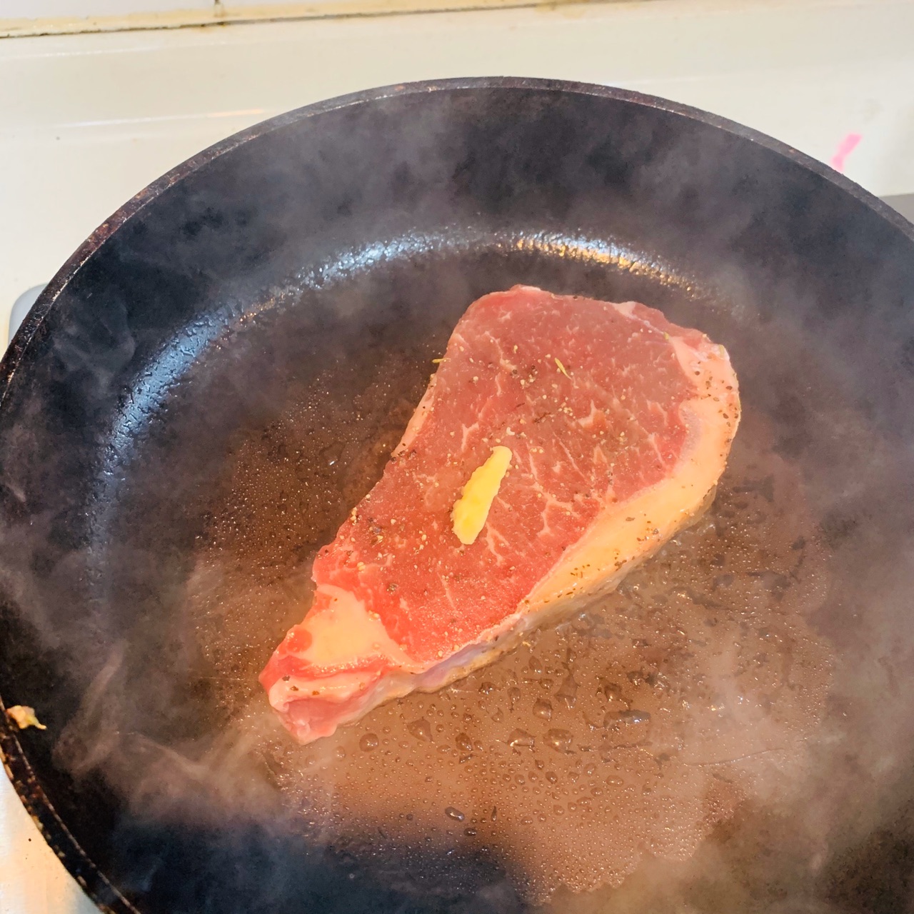 鲜嫩多汁煎牛排
