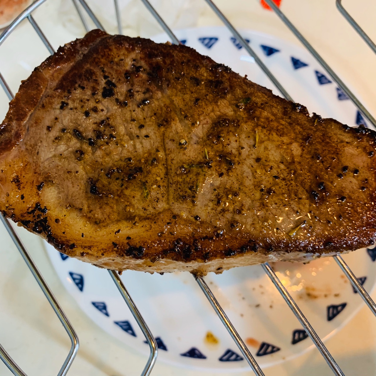 鲜嫩多汁煎牛排
