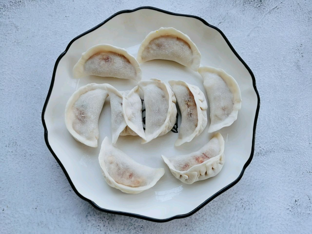 鲜嫩多汁！可煎可蒸马蹄猪肉煎饺