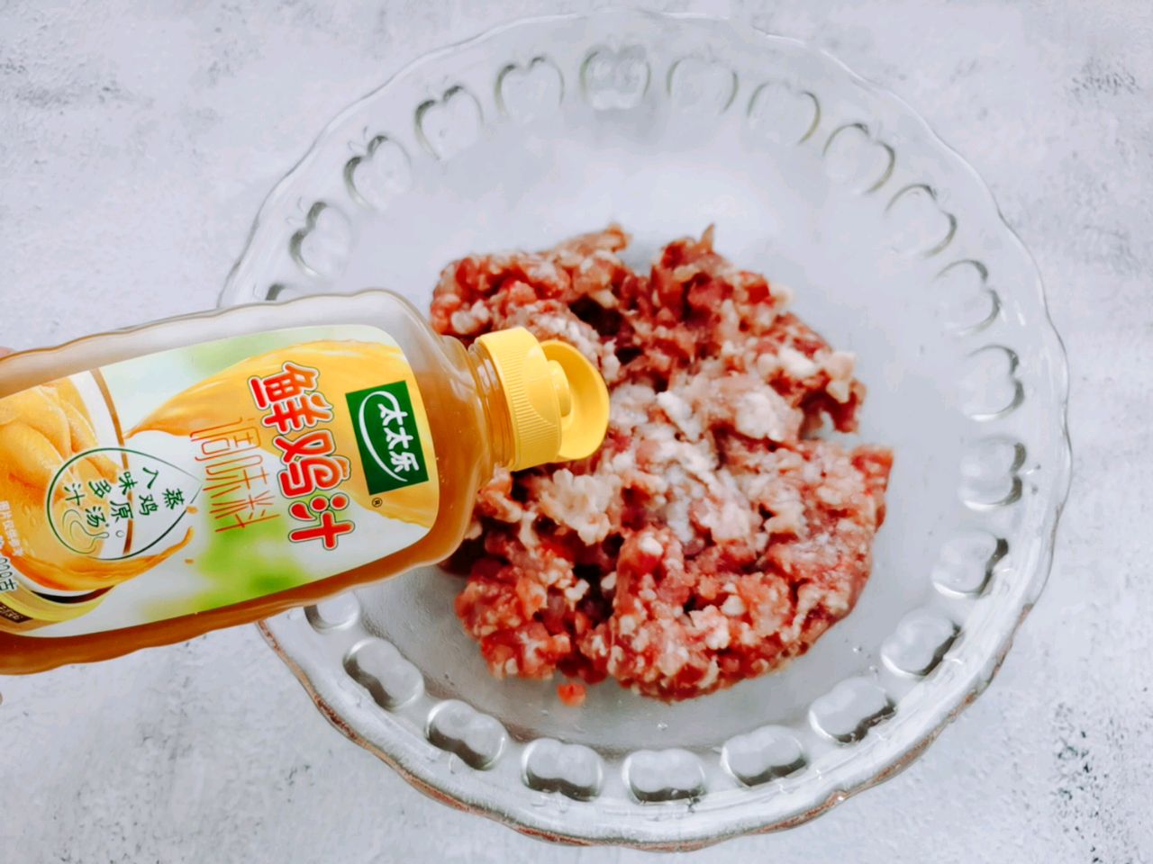 鲜嫩多汁！可煎可蒸马蹄猪肉煎饺