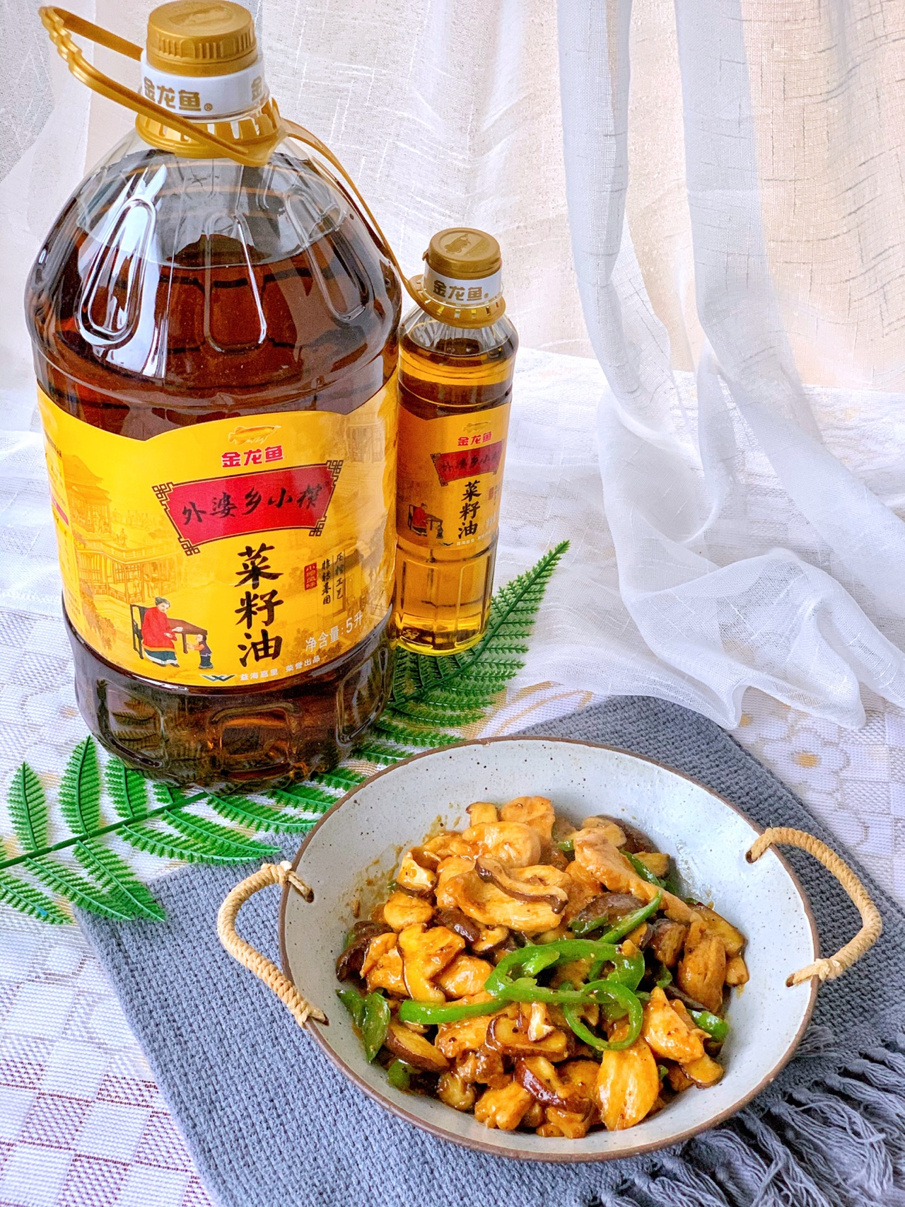鲜嫩可口香菇滑炒鸡肉