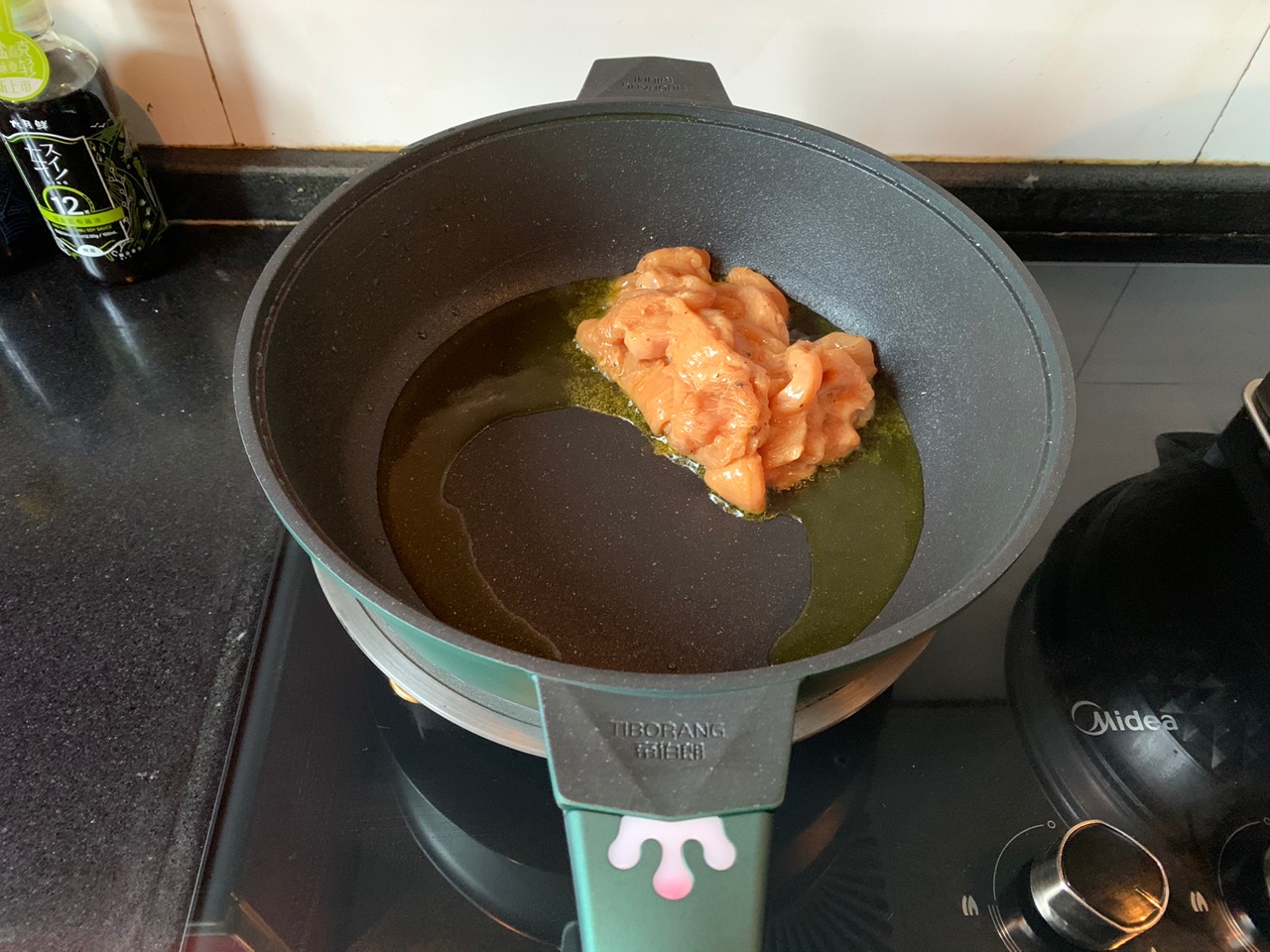 鲜嫩可口香菇滑炒鸡肉