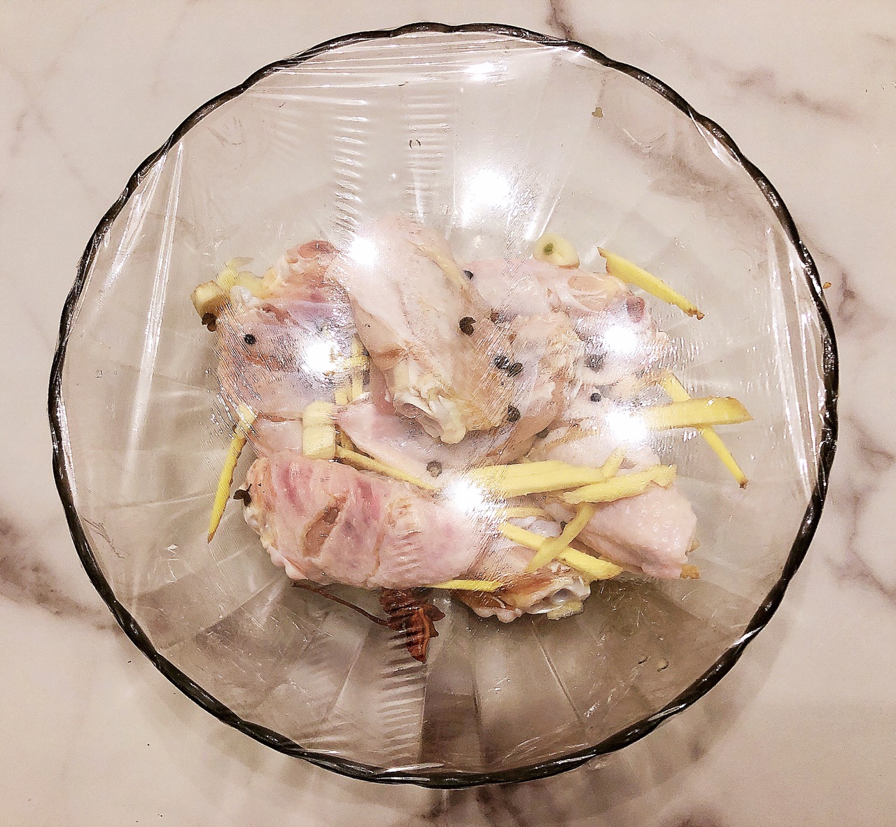 鲜嫩美味的橙汁烤鸡翅