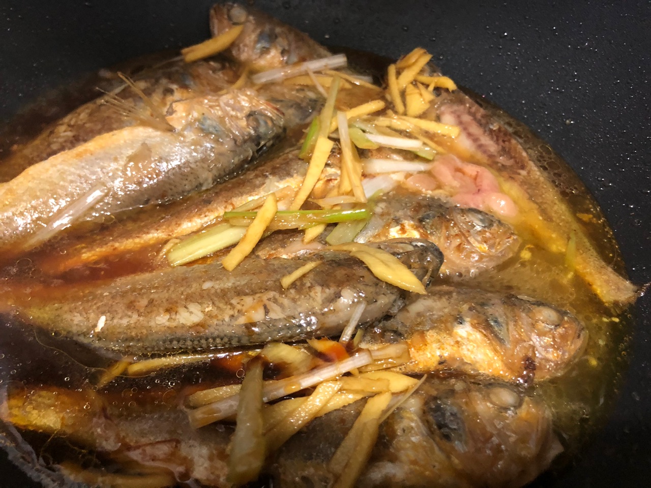 鲜嫩美味红烧小黄花鱼