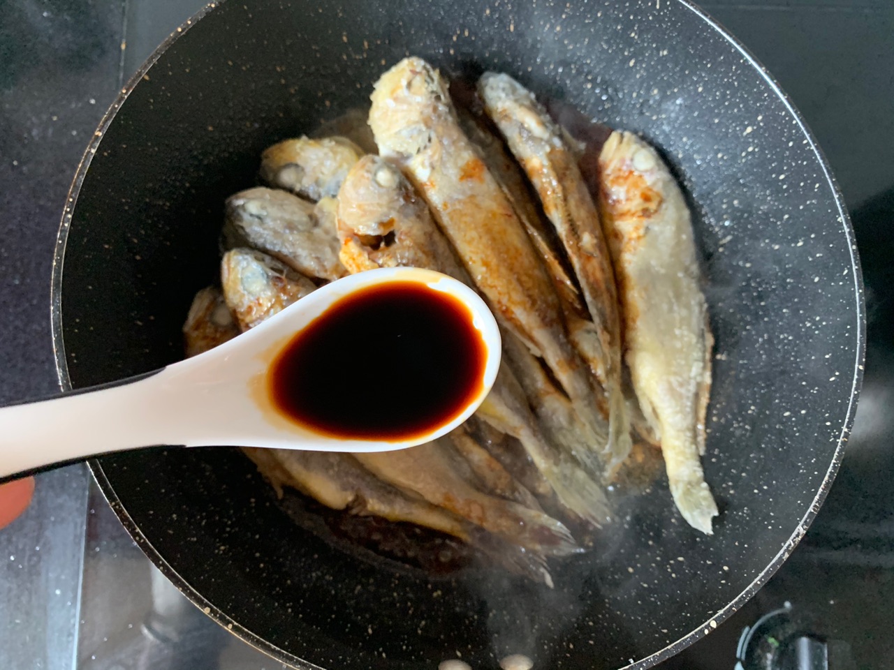 鲜嫩美味香煎小黄鱼