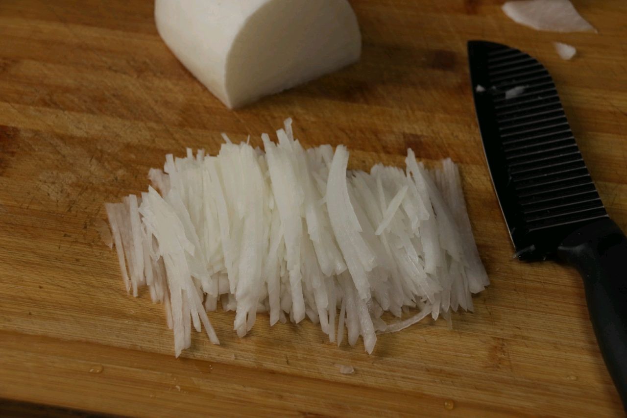 鲜嫩无比的养生银雪蒸金鲳鱼