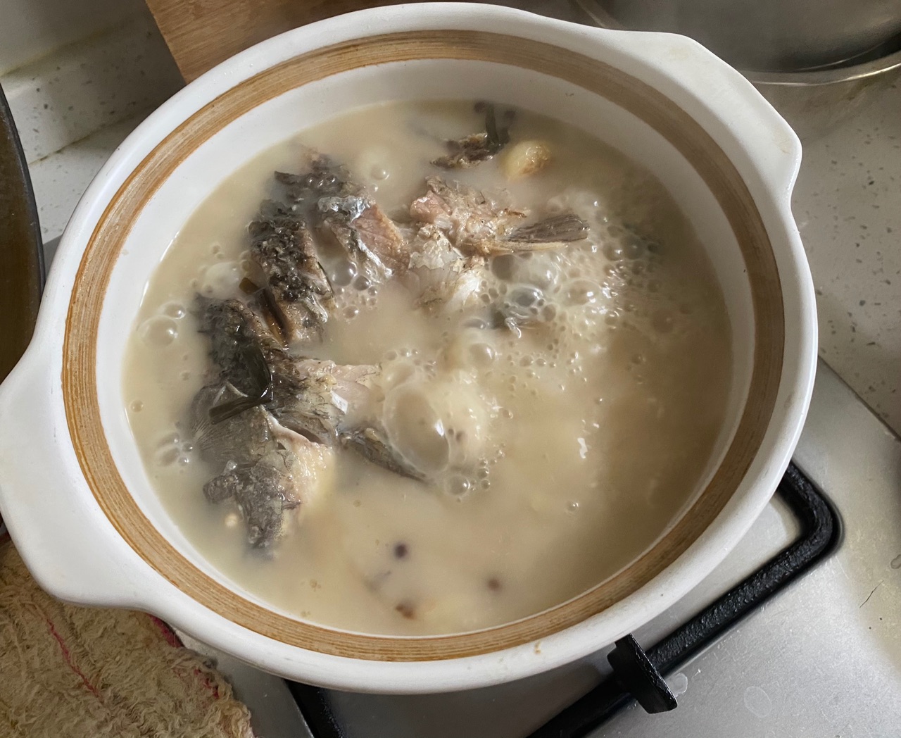 鲜浓鲫鱼汤