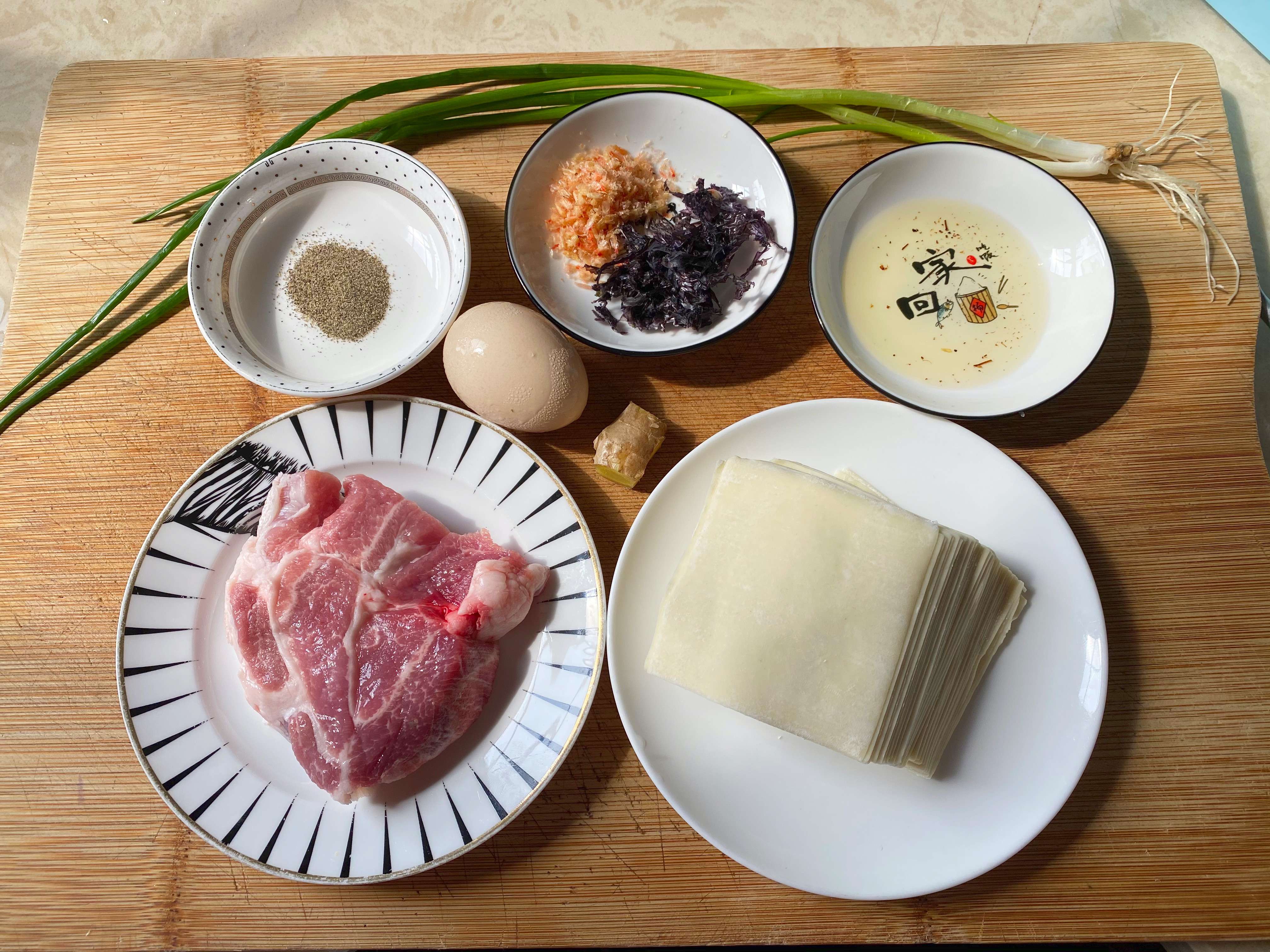 鲜肉馄饨（馅是脆的）