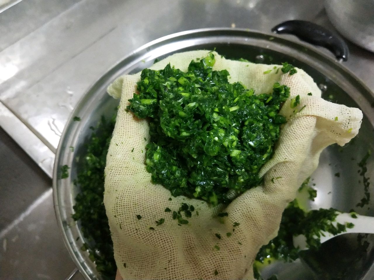 鲜肉韭菜饺子