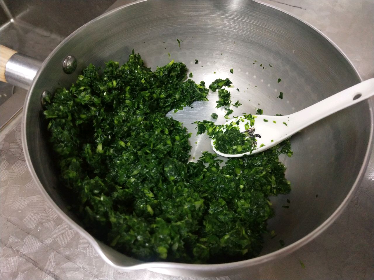 鲜肉韭菜饺子