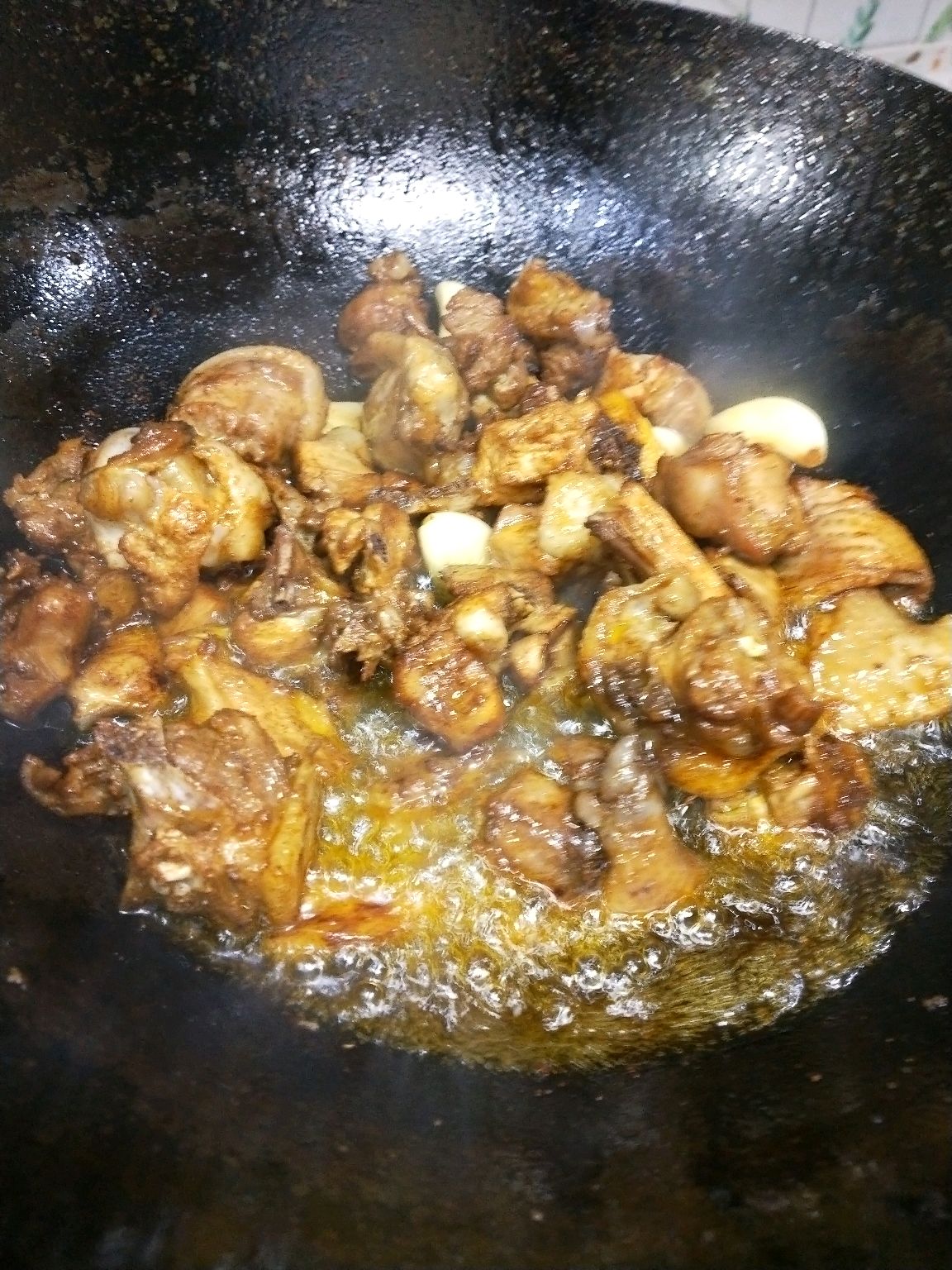 鲜上加鲜~红萝卜烧鸡