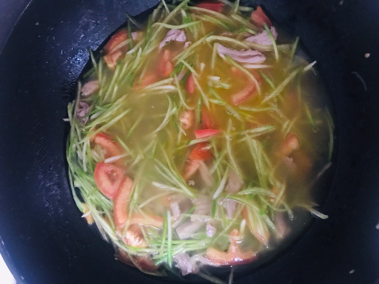 鲜甜可口的萝卜丝豆腐汤