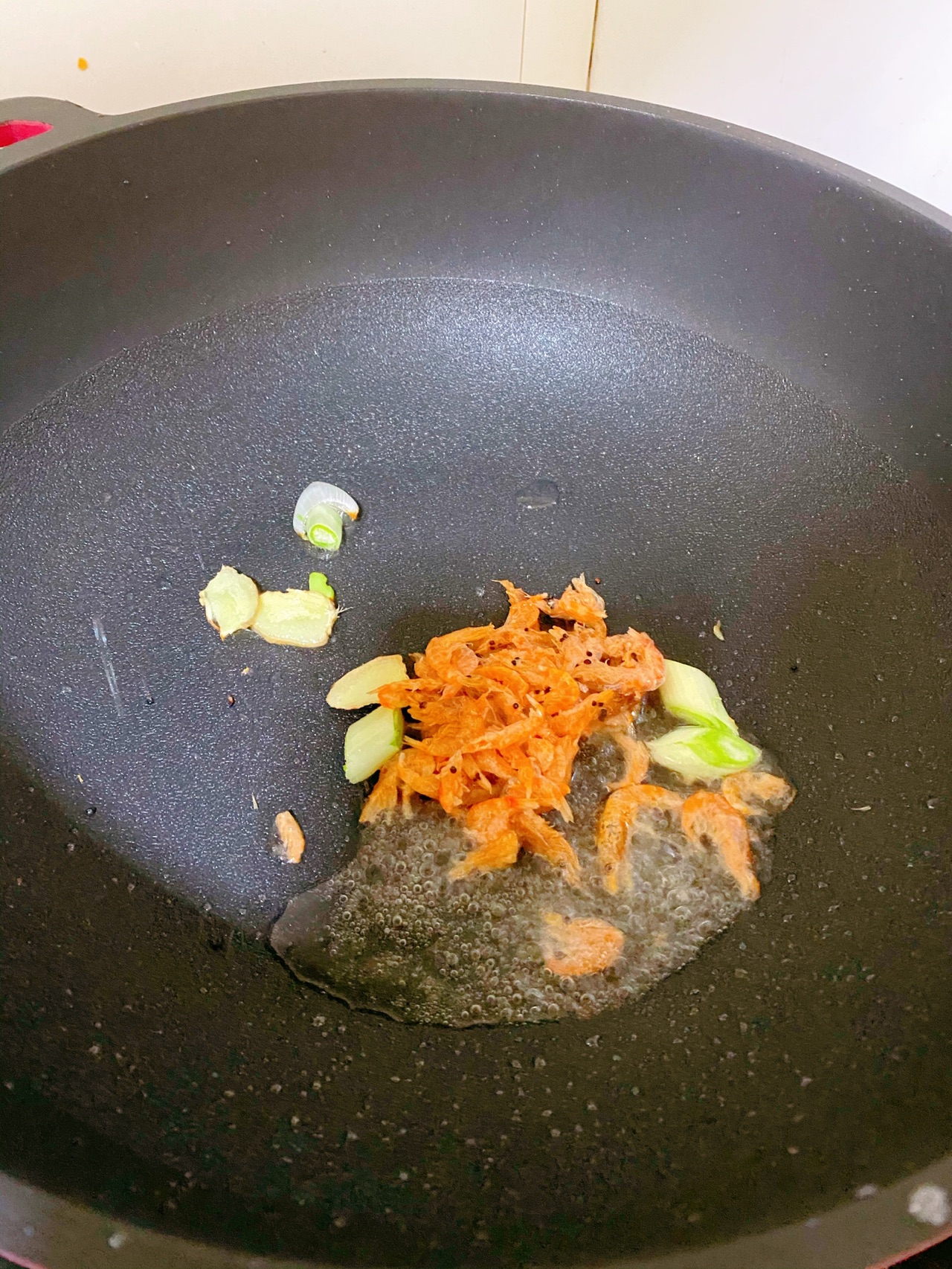 鲜味萝卜丝汤