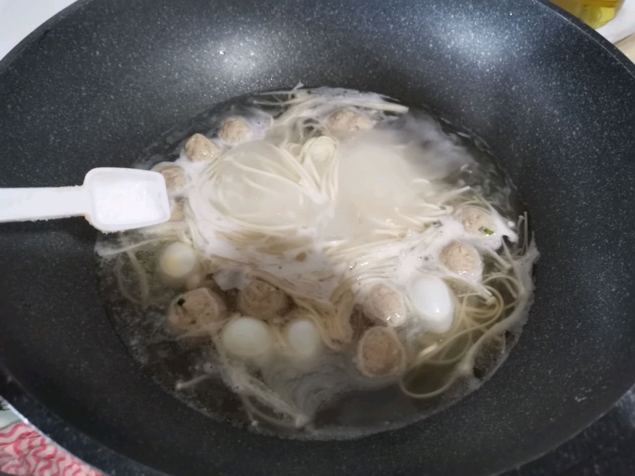 鲜味小肉丸面