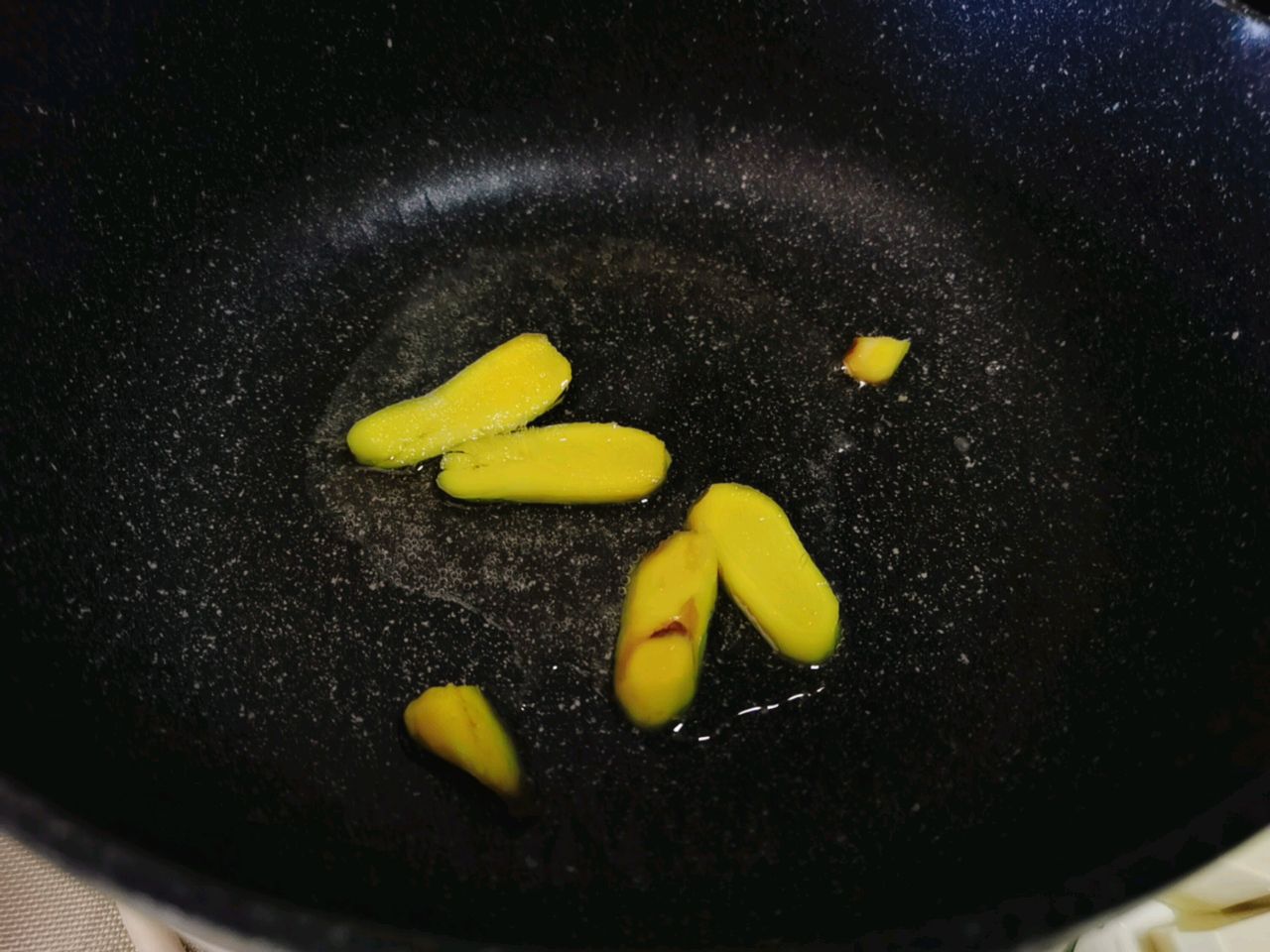 鲜虾豆腐海带汤