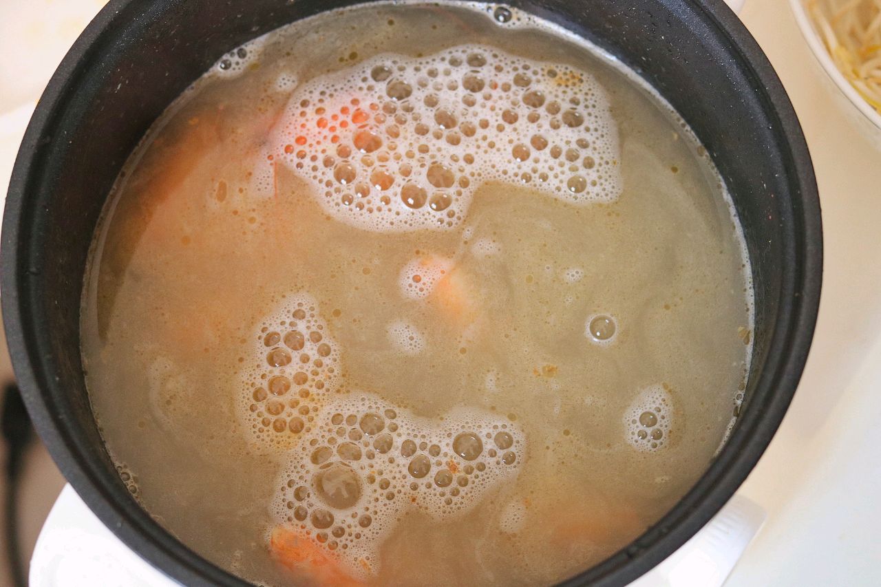 鲜虾豆芽紫菜汤