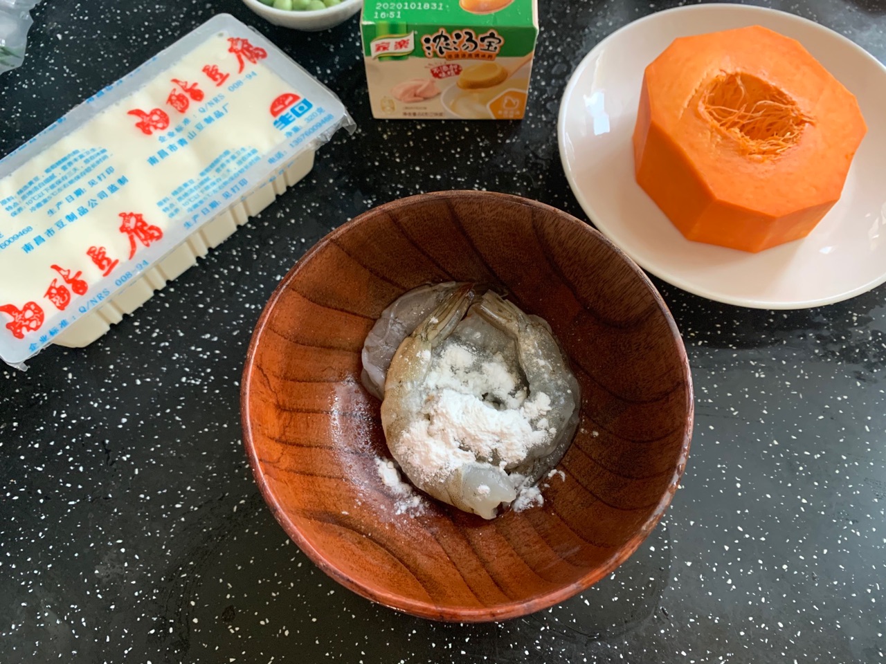 鲜虾鸡汤豆腐羹