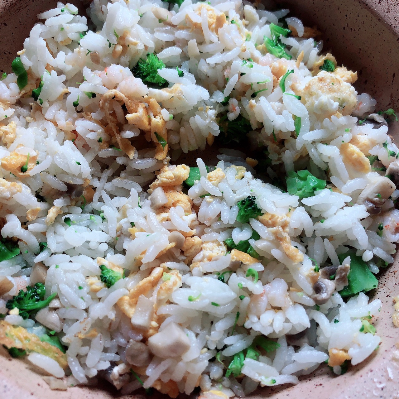 鲜虾蘑菇炒饭